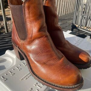 Frye Sabrina Chelsea Boots